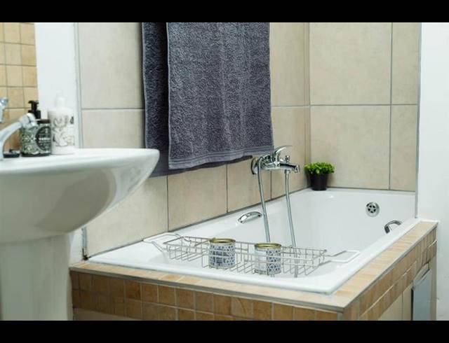 2 BEDROOM APARTMENT FOR SALE IN ELARDUSPARK